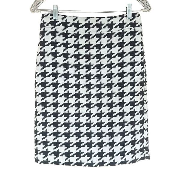 Banana Republic Dresses & Skirts - Banana Republic Pencil - Lined Skirt Pattern Black/White Size 0